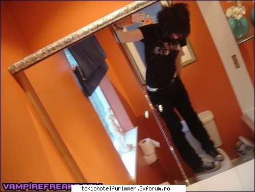 imi plak l emo unu emo boys sunt dragalasi ..ce crezi despre stilul asta?.