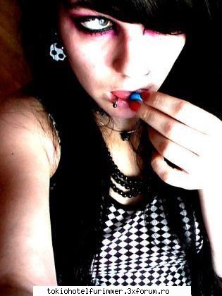 ..Poze Emo.. - Aici punetzi poOzele em0 - emo